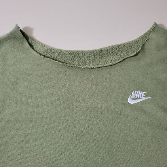 Nike Women’s Green Embroidered Long Sleeve Raw-edged Neck Sweatshirt - Picture 10 of 16